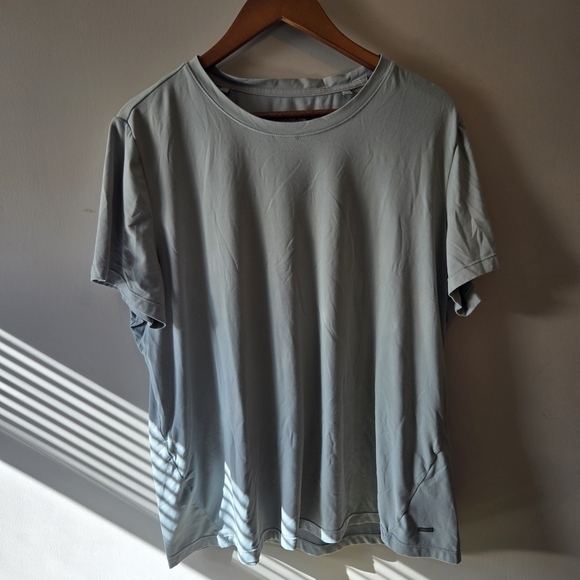 Mondetta Tops - Mondetta Women's Green Short Sleeve Tee